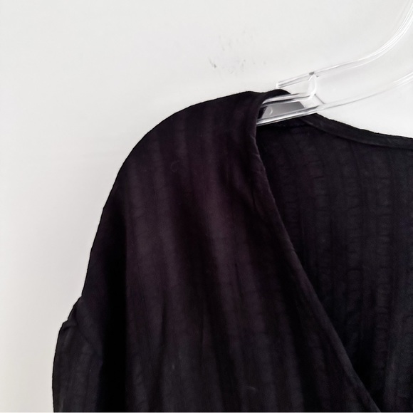 ASTR The Label Tie Front Long Sleeve Black Top Size Medium - Picture 4 of 9